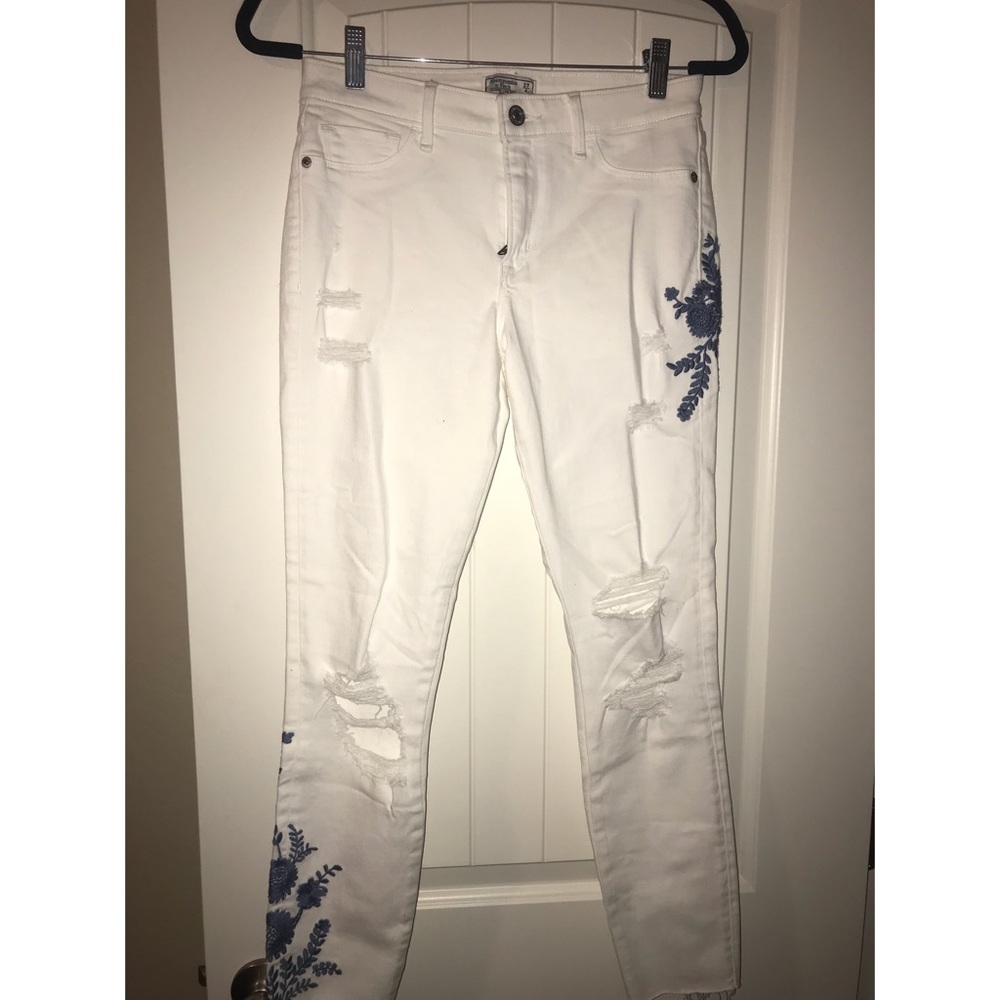 Abercrombie White destroyed skinny jeans